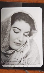 _Maria Callas in una foto giovanile, con la sua dedica autografa al marito Giovanni Battista Meneghini