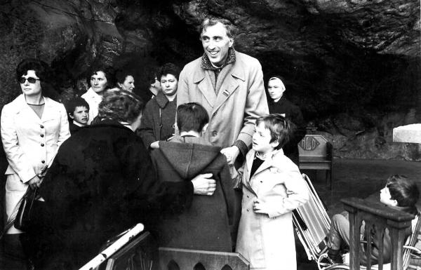 Jean Vanier a Lourdes nel 1971