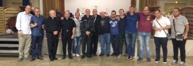 1871218_grupo_seminaristi_vescvovo_lourdes