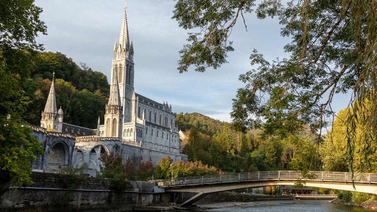 #Lourdes 24/04/2024 Procession eucharistique – Volontari di Lourdes